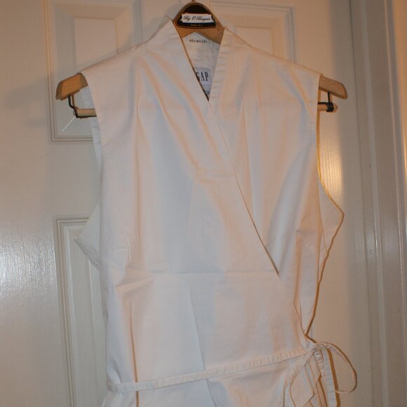 GAP White Sleeveless Wrap Around Blouse with Stretchy Cotton & Lycra Material - Picture 11 of 14
